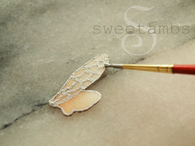 bees paint wings1