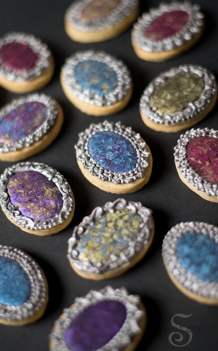 Antique Brooch Cookie Decorating Tutorial