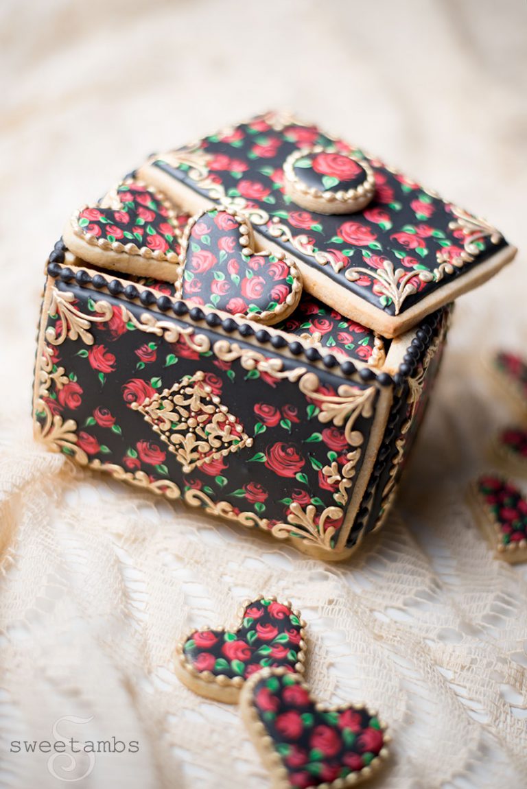 Edible Cookie Box for Valentine's Day! (Cookie Art Club Premium Tutorial)