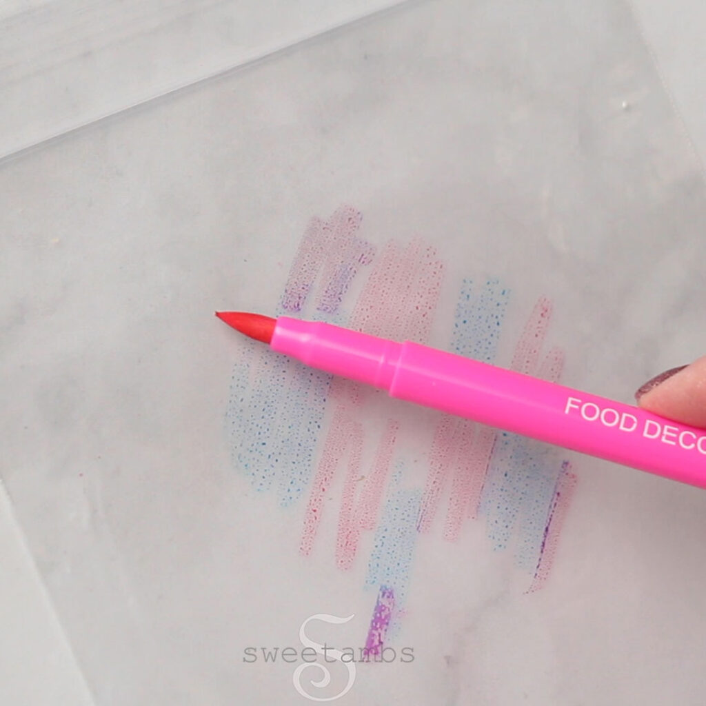 color a zip top bag with edible ink markers